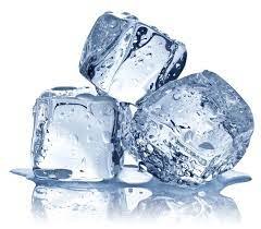 Krystaliczne kostki lodu - chłodzenie bez roztapiania
